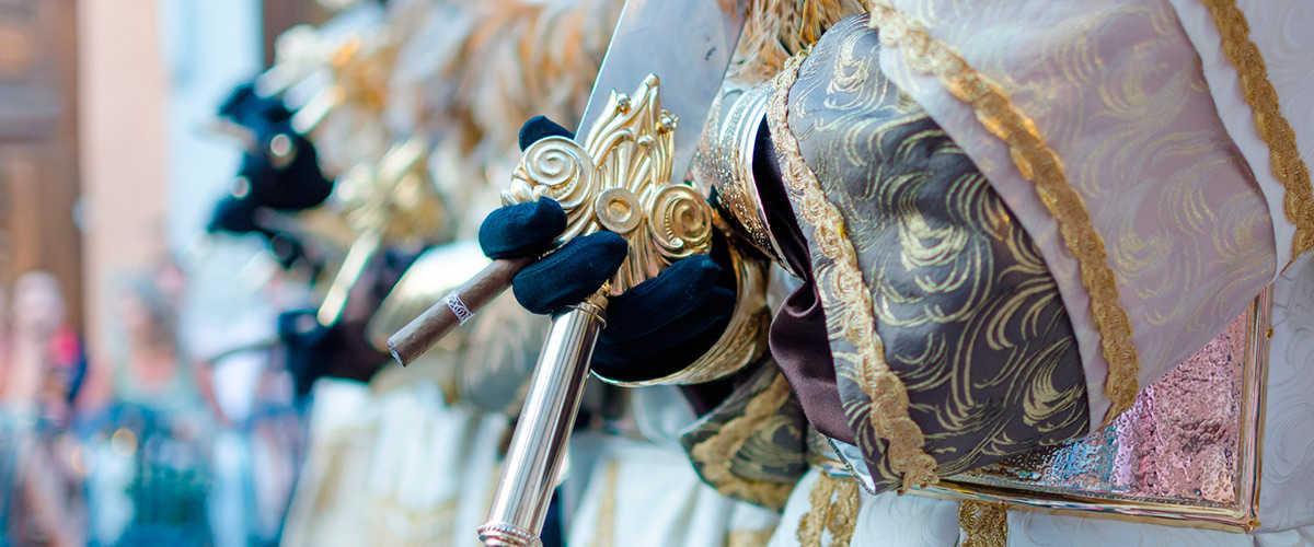 Abahana Villas - Vestimenta de los Moros y Cristianos en Benidorm.