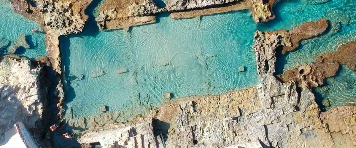 Turismo Calpe- Vista aérea de los Baños de la Reina de Calpe, Alicante.