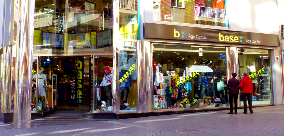 Abahana Villa  - Fachada de la tienda Base en Benidorm.