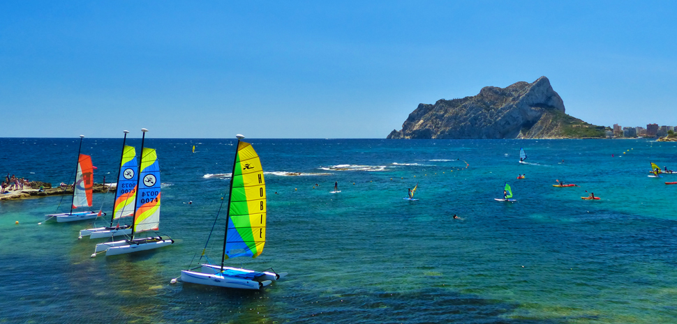 Abahana Villas - Peñón de Ifach de Calpe desde la Playa de Les Bassetes en Benissa.