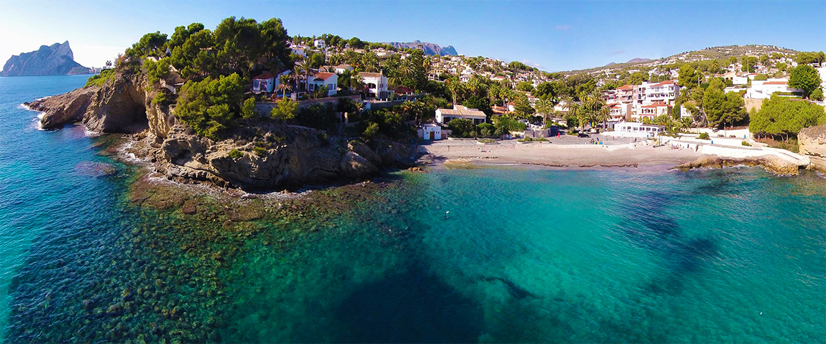 Mandala beach bar - Playa de La Fustera de Benissa.
