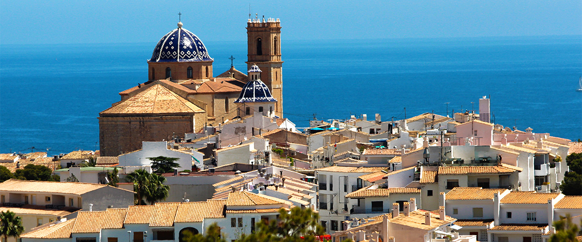Visit Altea - Vistas de la Iglesia y el casco antiguo de Altea.