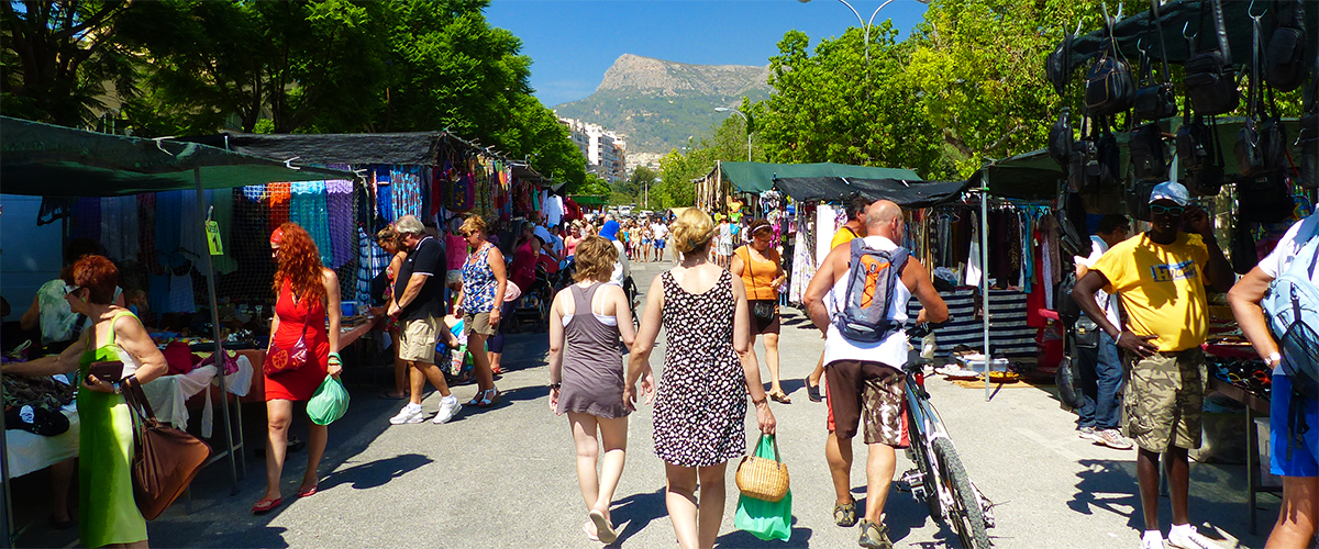 Abahana Villas - Paseo en el Mercado de Calpe.