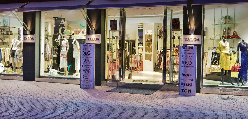 Abahana Villas - Escaparate de la Boutique Taloa en Moraira.