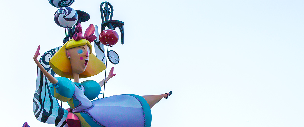 Abahana Villas - Bonfire am Strand von San Juan in Alicante.