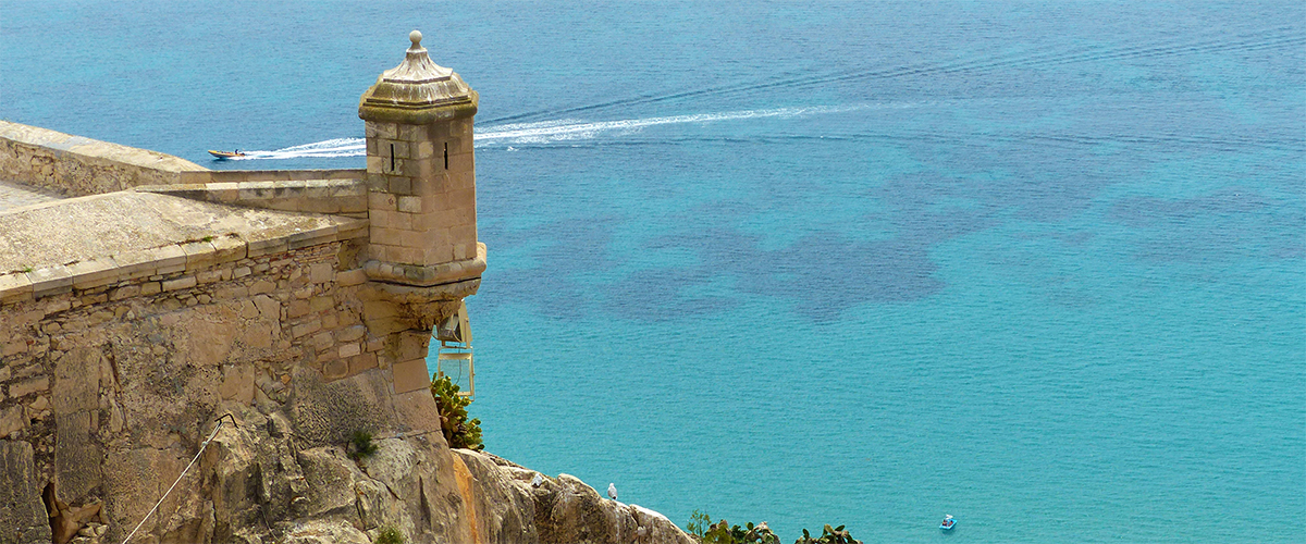 Abahana Villas - Vistas desde el castillo de Santa Bárbara de Alicante.